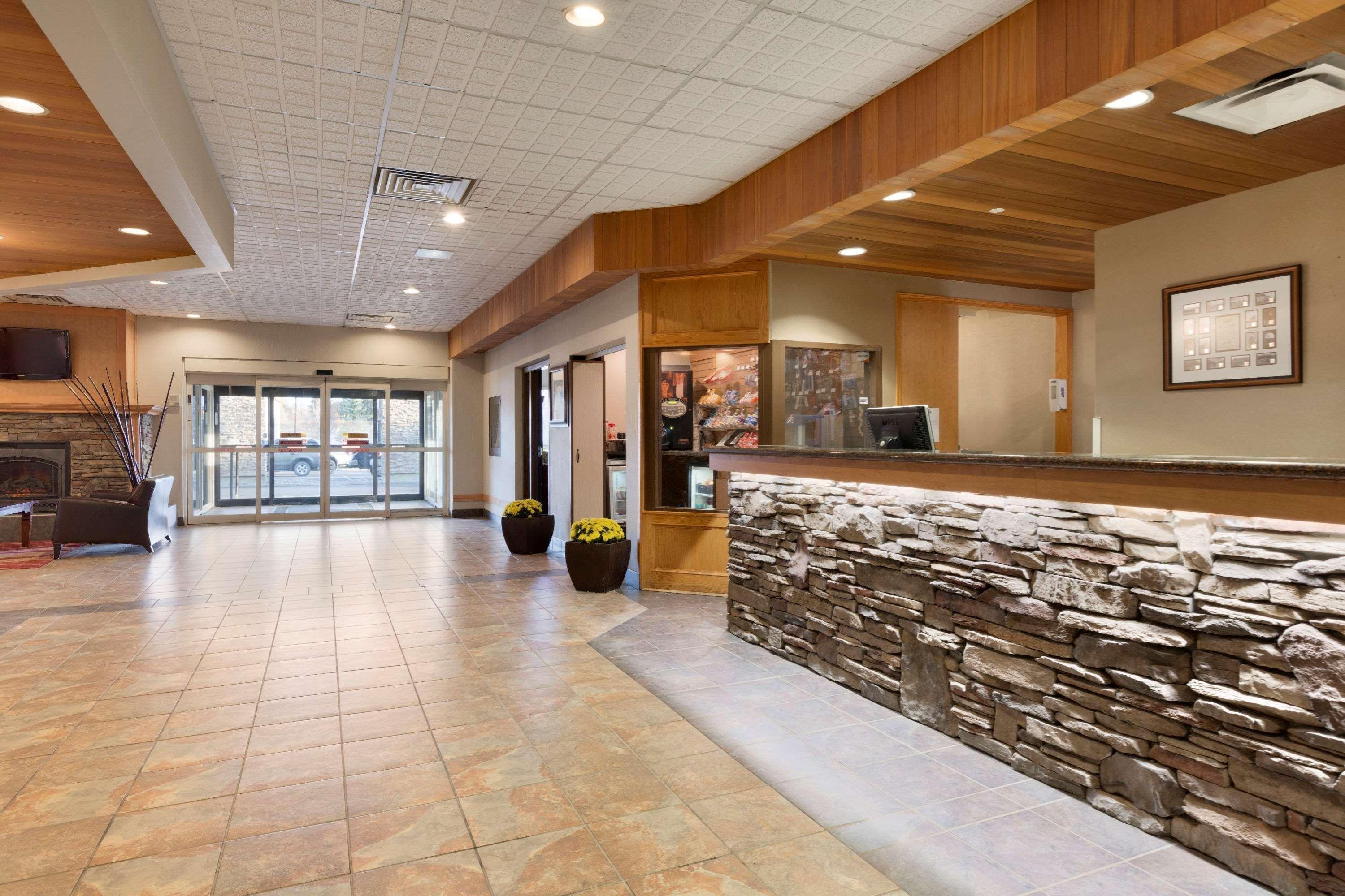 Border Inn & Suites Lloydminster Exteriér fotografie